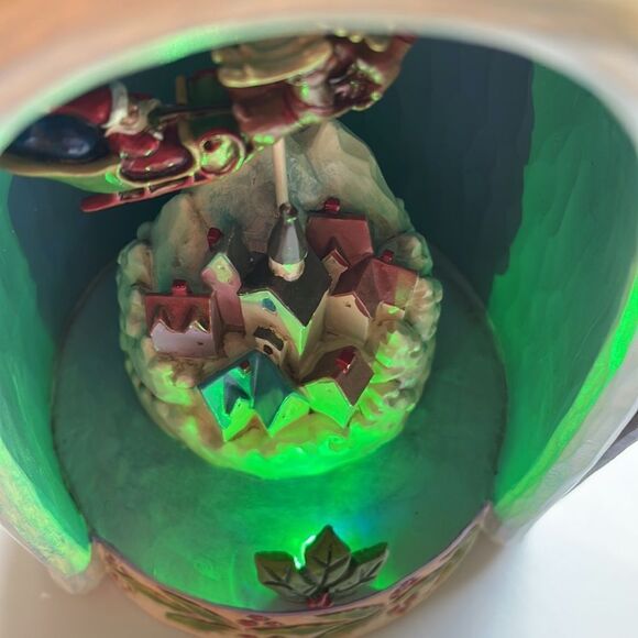 New in Box Jim Shore 2013 Christmas Magic Is All Around Santa/Lighted Scene - Picture 4 of 7